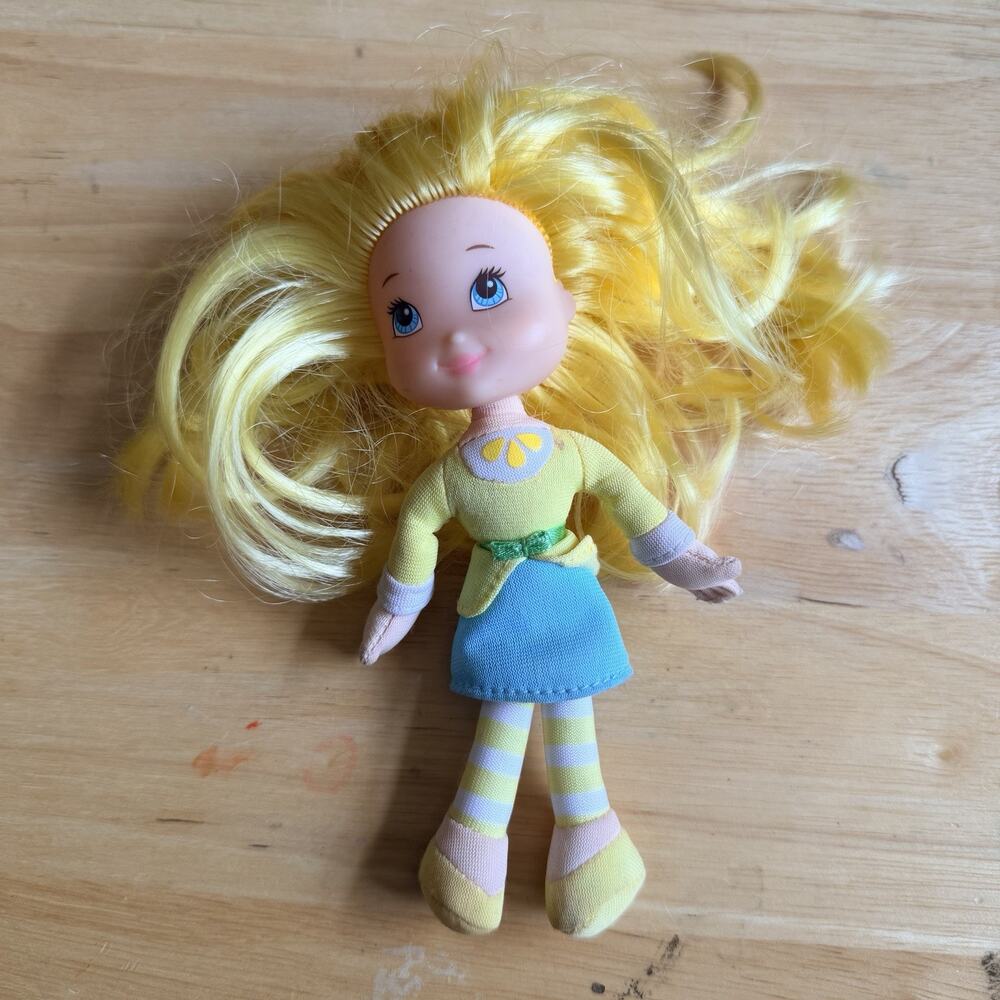 Strawberry Shortcake Lemon Meringue Doll 2008 Hasbro TCFC Plush Soft Body 6 Inch